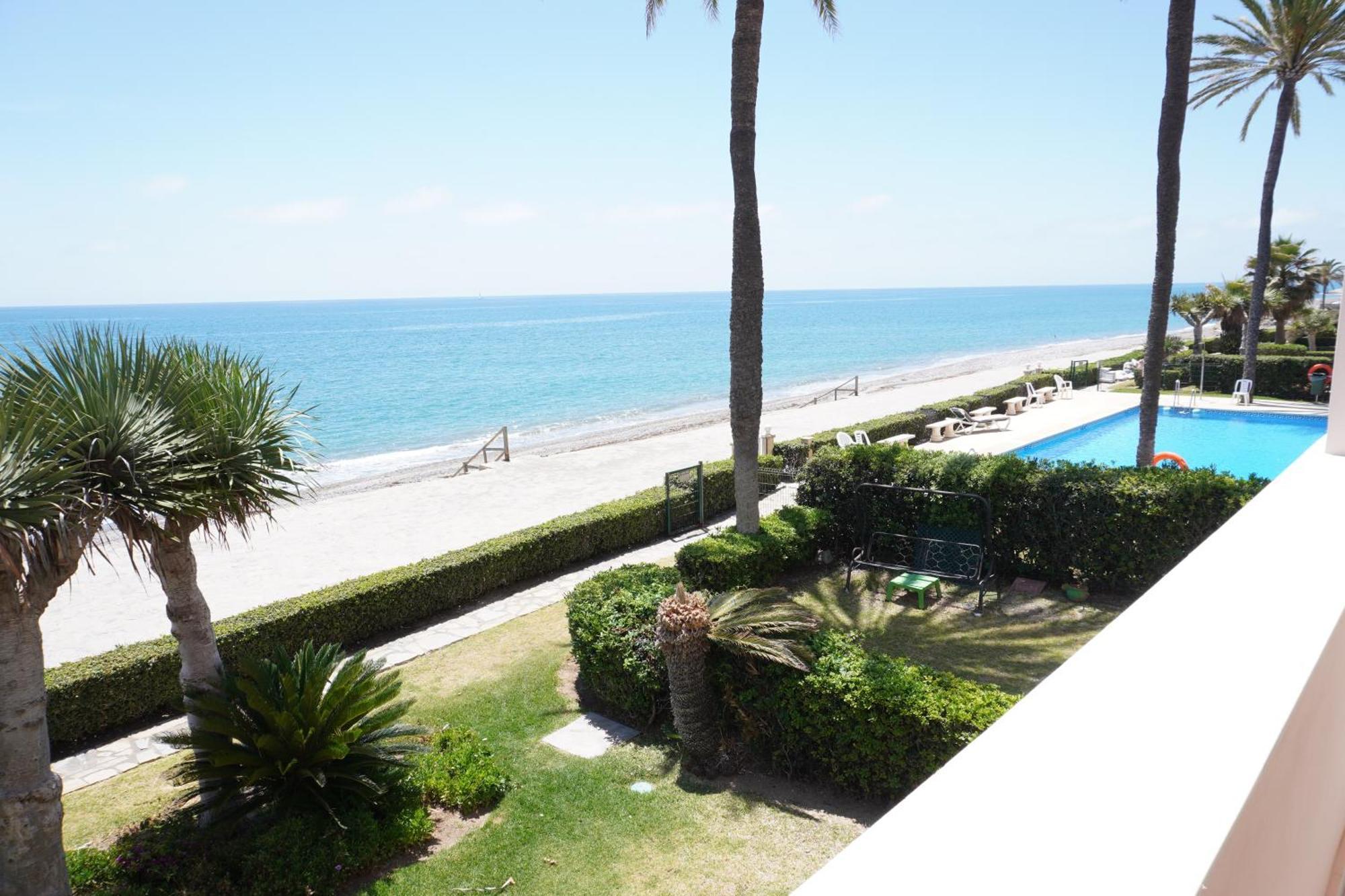 Beach View Playa Del Moral 埃斯特波纳 外观 照片