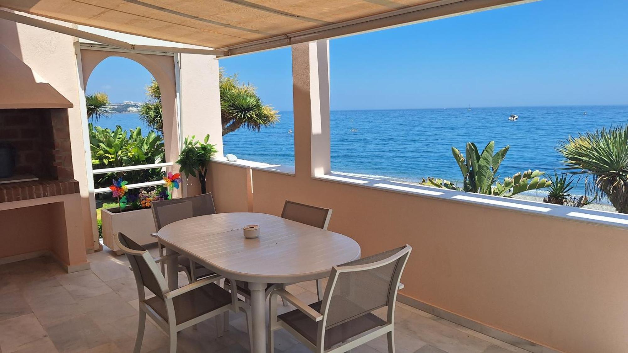 Beach View Playa Del Moral 埃斯特波纳 外观 照片
